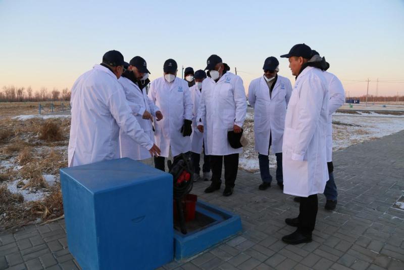 وزير الكهرباء يزور منجم للخامات ومصنع استخلاص العناصر الاستراتيجية بالصين