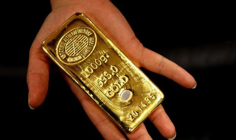 تراجع أسعار الذهب بضغط من الدولار وسط ترقب تقرير الوظائف الأمريكي