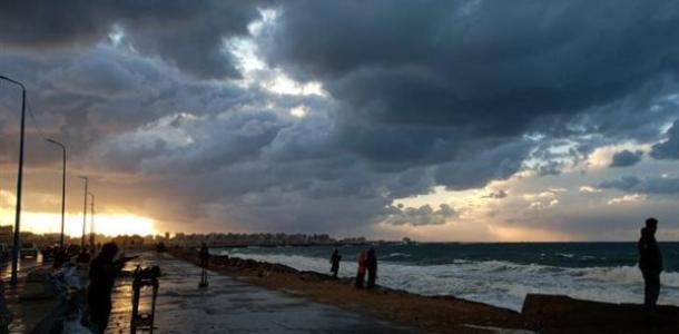 طقس الساعات المقبلة: عدم الاستقرار بالأحوال الجوية والرياح تزيد الإحساس ببرودة الطقس