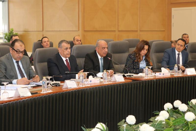 المجلس الأعلى للطاقة يناقش رفع القدرة لعدد من المشروعات الصناعية وخطوط الانتاج الجديدة