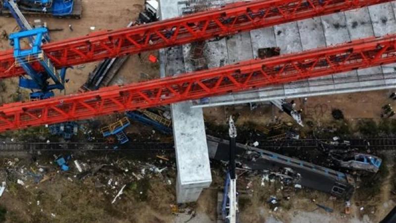 ارتفاع حصيلة ضحايا سقوط رافعة بناء على قطار ركاب في تايلاند إلى 32 قتيلا