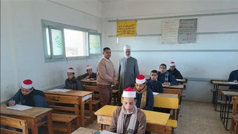 طلاب الشهادات الأزهرية يؤدون امتحانات الجبر والإحصاء والثقافة الإسلامية