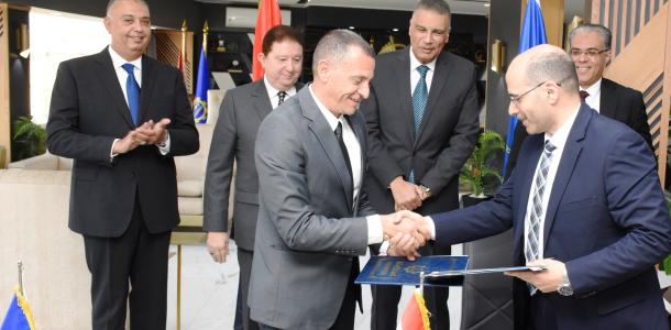 البنك الأهلي المصري يوقع عقد اتفاق لتنفيذ مشروعات تنموية واستثمارية بمحافظة أسوان