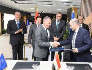 البنك الأهلي المصري يوقع عقد اتفاق لتنفيذ مشروعات تنموية واستثمارية بمحافظة أسوان