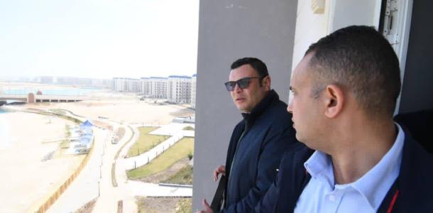وزير الإسكان يتفقد العمارات السكنية بالحي اللاتيني وخزانات المياه بالعلمين الجديدة
