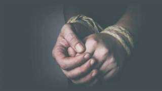 القصة الكاملة لواقعة ميت عاصم.. شاب يُجبر على ارتداء «بدلة رقص» و«التشهير» به في وضح النهار بالقليوبية