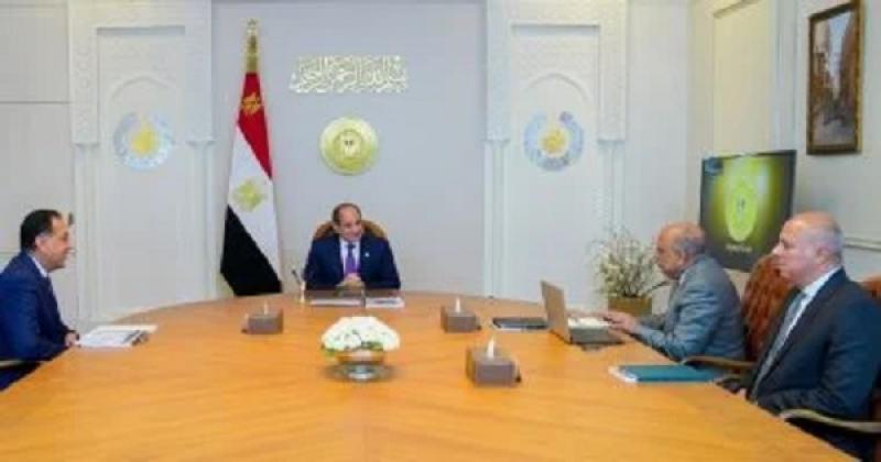 الرئيس السيسي يؤكد ضرورة استيعاب ارتفاع الأحمال والزيادة غير المسبوقة في استهلاك الكهرباء