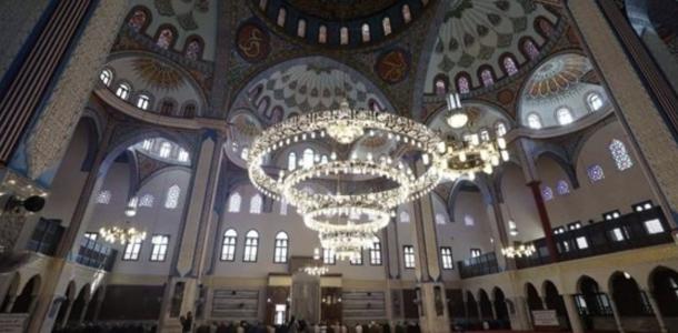 الجامع الأزهر يقيم شعائرَ صلاة التراويح بواقع 20 ركعة يوميًّا بالقراءات القرآنية العشر