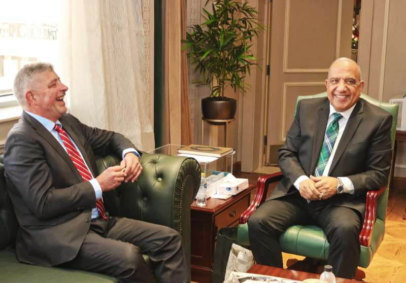 وزير الكهرباء يستقبل سفير الدانمارك لبحث التعاون والفرص الاستثمارية بمجالات الطاقات المتجددة