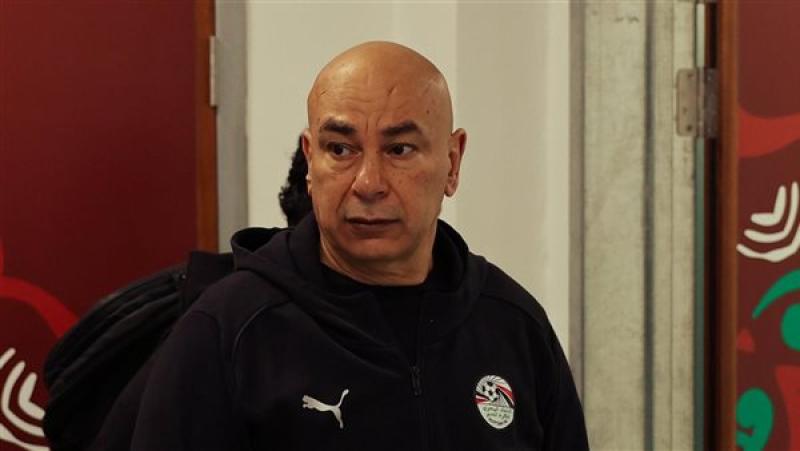حسام حسن يحذر لاعبي منتخب مصر من البطاقات المجانية قبل مباراة إيران