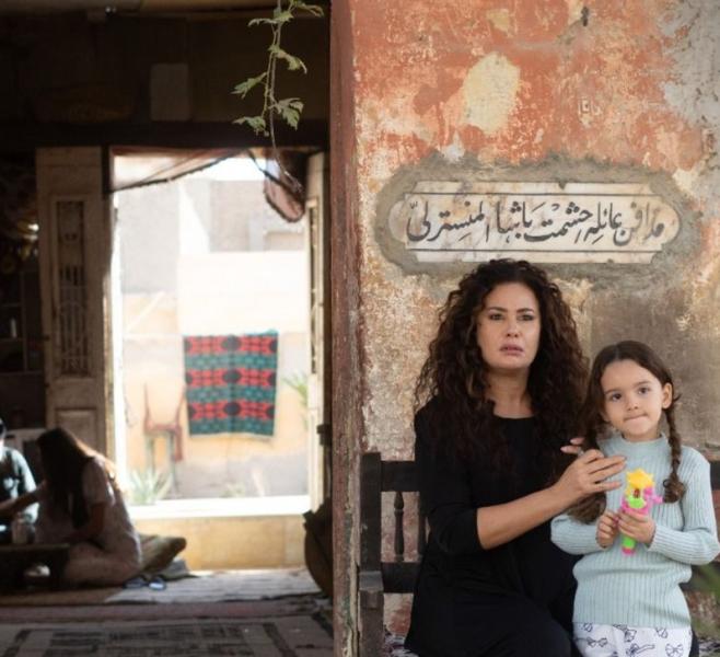 هند صبري تحكي عن سر العودة بـ«مناعة» إلى «الثمانينيات» ومشاهد «الماستر سينز»