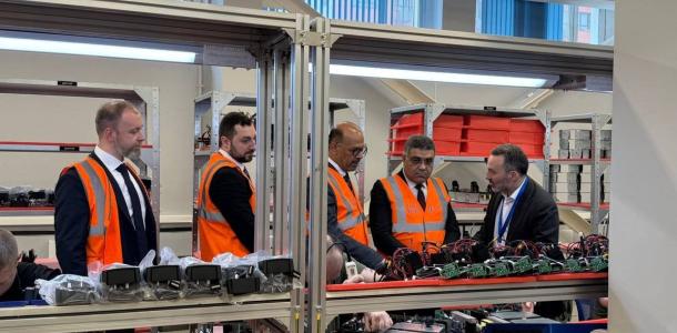 رئيس الجهاز المشرف على مشروعات إنشاء المحطات النووية يزور إحدى شركات روساتوم