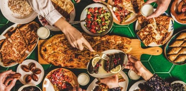 «الصحة» توجه 8 نصائح غذائية مهمة لمرضى السكري والسمنة في رمضان