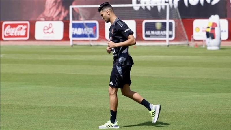 أشرف داري يجمع متعلقاته من الأهلي ويقترب من الانضمام لفريق سويدي