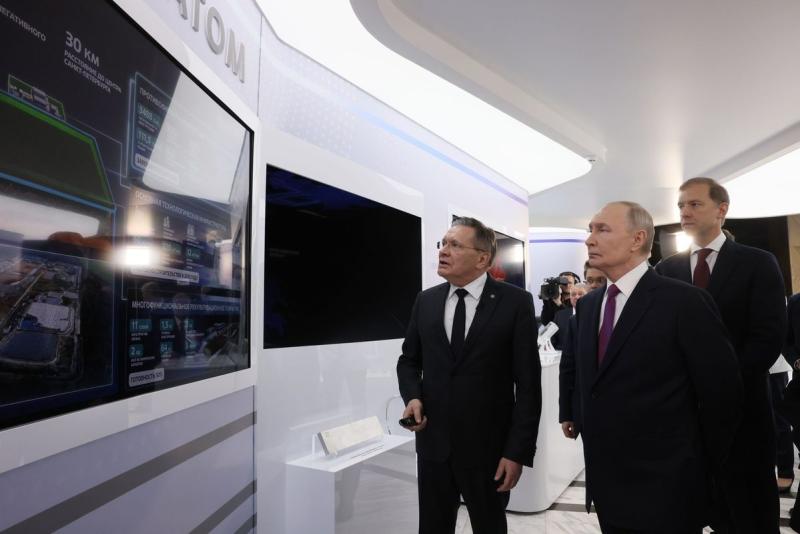روساتوم تستعرض أمام الرئيس الروسي إنجازاتها الرائدة في الطب والتقنيات النووية