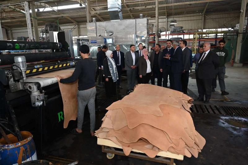 وزير الصناعة يزور مدينة الجلود بالروبيكي لتعزيز الإنتاج وتوسيع الصادرات
