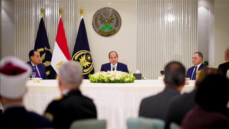 الرئيس السيسي يشدد على ضرورة حسن تعامل الشرطة مع المواطنين
