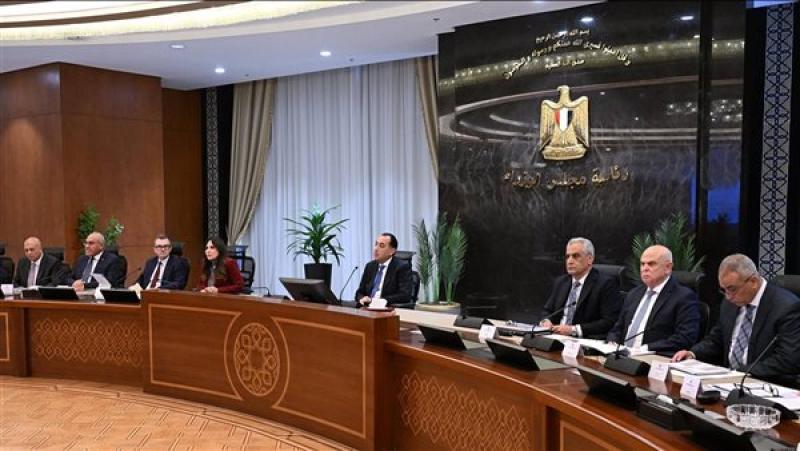 «لا مساس بسعر رغيف الخبز وزيادة الرواتب ومد الدعم النقدي».. خطة الحكومة للتعامل مع تداعيات حرب إيران