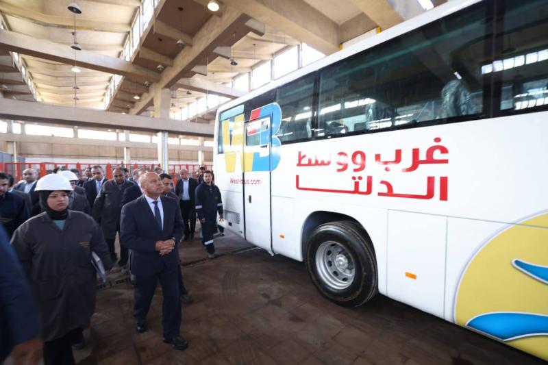 وزير النقل يتابع جهود تطوير مركز صيانة «ميت حبيش» وتوسيع نطاق خدماته