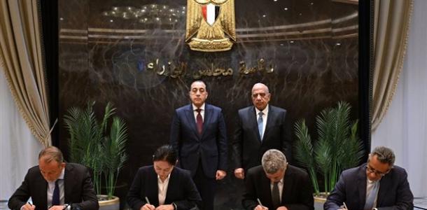 توقيع حزمة من اتفاقيات لمشروعات طاقة متجددة وإقامة محطات مستقلة لتخزين الطاقة الكهربائية