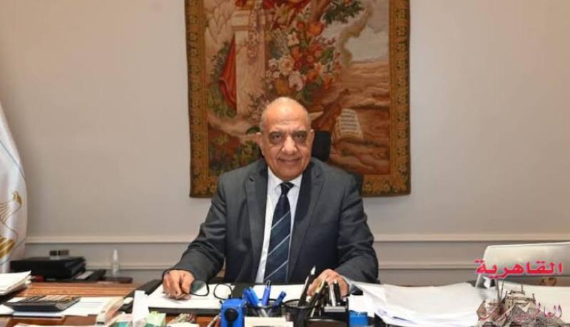 وزير الكهرباء والطاقة يهنئ جميع العاملين بعيد الفطر المبارك