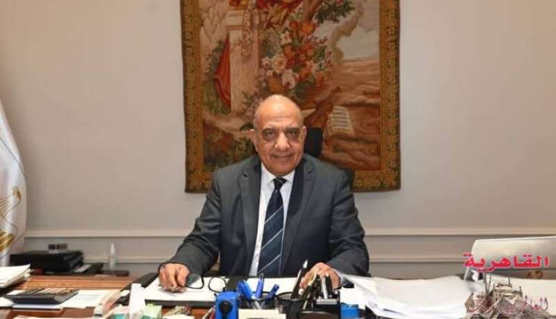 وزير الكهرباء والطاقة يهنئ جميع العاملين بعيد الفطر المبارك