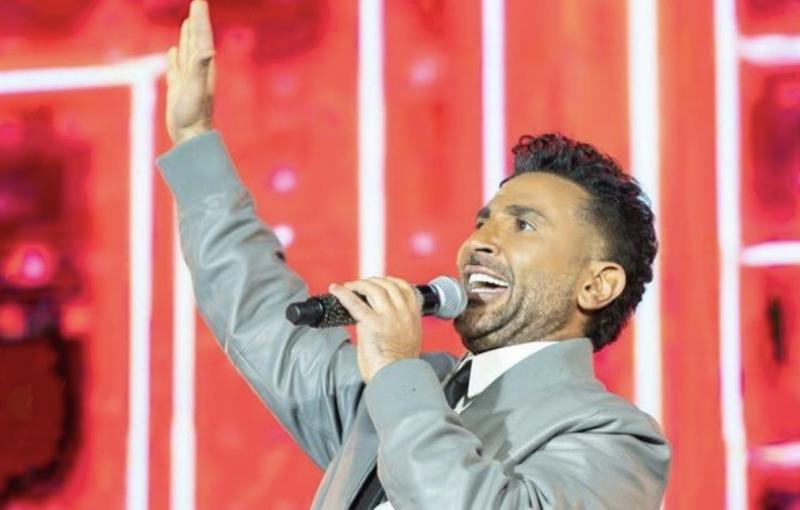 أحمد سعد يرفع شعار «كامل العديد» في حفله بأبو ظبي