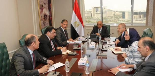 وزير الكهرباء يجتمع بخلية إدارة الأزمة لمتابعة تأمين الشبكة ومراجعة مخزون الوقود لمحطات التوليد