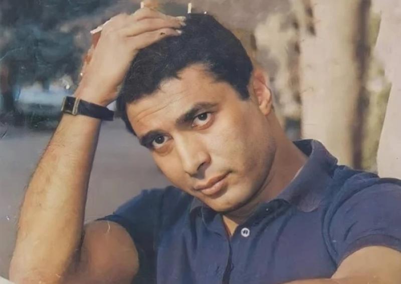 «الإمبراطور الذي لا يغيب».. كيف أصبح أحمد زكي مدرسة فنية خالدة في السينما