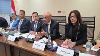 وزير التعليم: ندرس تخصيص باقات رقمية آمنة للطلاب دون سن 18 عامًا