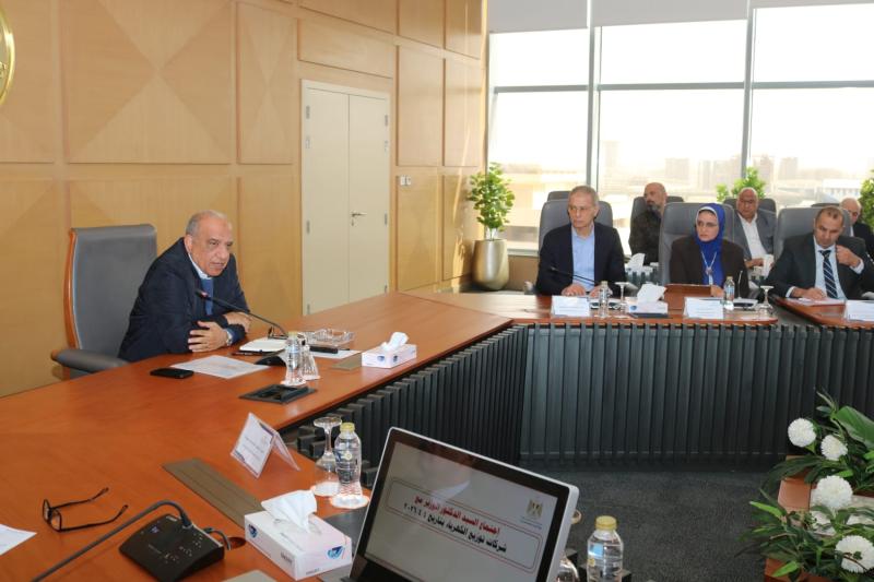وزير الكهرباء يتابع إجراءات كفاءة الطاقة وترشيد الاستهلاك وتأمين التغذية