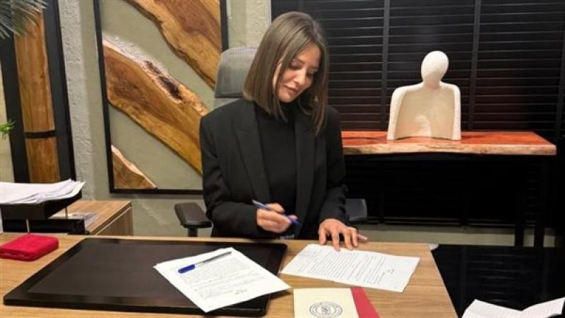 إيمان العاصي تتعاقد على بطولة مسلسل «انفصال»