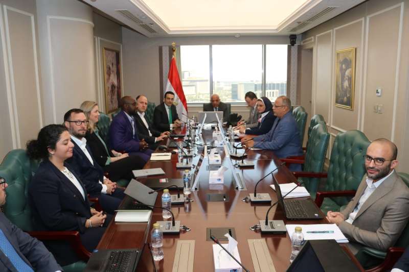 وزير الكهرباء يبحث مع سكاتك النرويجية استثمارات جديدة في مجالات الطاقات المتجددة