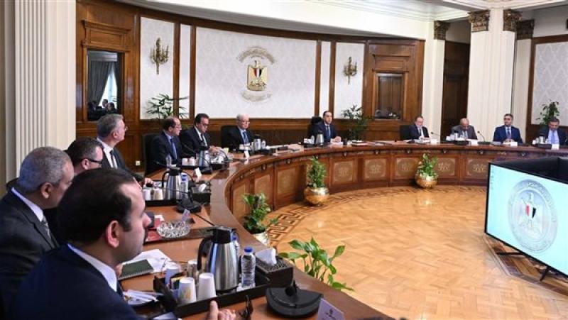 رئيس الوزراء يشدد على الاستمرار في الرقابة لاتاحة السلع بالكميات والأسعار المناسبة