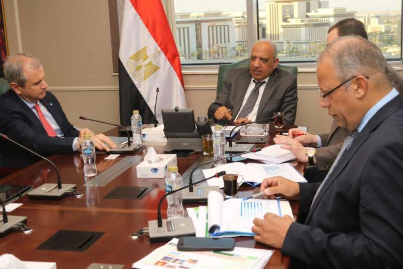 وزير الكهرباء يتابع مع الكازار الإماراتية تطورات مشروعات رياح الزعفرانة والغردقة بقدرة 1500 ميجاوات