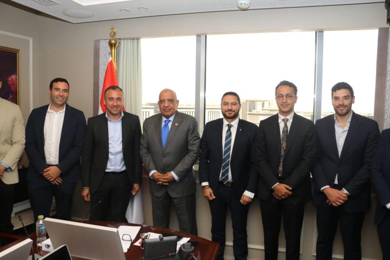 وزير الكهرباء يبحث مع تحالف «جيلا -انترو - سيجنفاي» التعاون بمجالات كفاءة الطاقة المتجددة