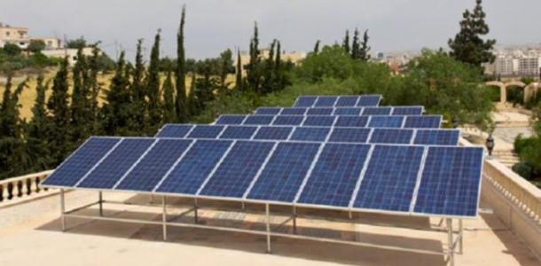 إعفاء المواطنين من شروط تركيب ألواح شمسية أعلى أسطح المنازل.. وزارة الكهرباء توضح