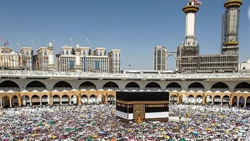 وزيرة التضامن تتابع أداء حجاج الجمعيات الأهلية مناسك الحج على صعيد عرفات