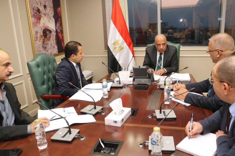 وزير الكهرباء يتابع مع مسئولي تحيا مصر مستجدات تنفيذ مشروعات الطاقة الشمسية والرياح قدرة 7470 ميجاوات