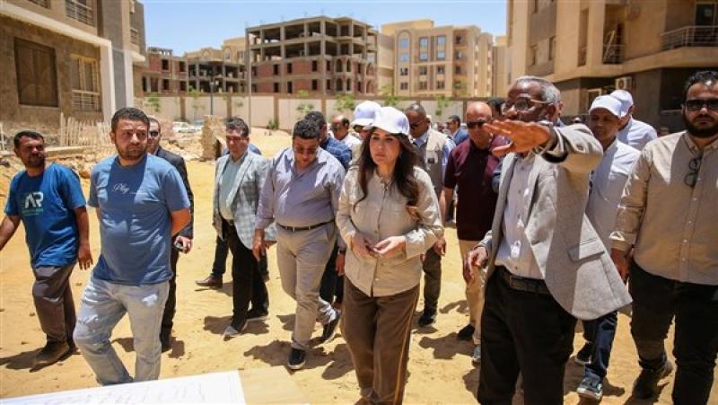 وزيرة الإسكان تتابع أعمال تطوير ورفع كفاءة الخدمات واللاندسكيب بمشروع دار مصر