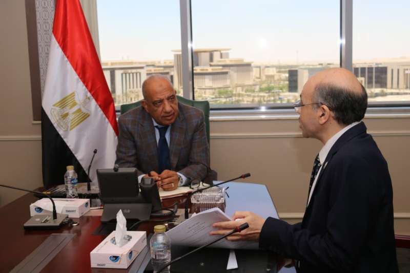وزير الكهرباء يجتمع برئيس «المواد النووية» لمتابعة المشروعات الاقتصادية للاستفادة من العناصر النادرة