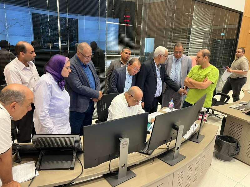 خلال زيارته الميدانية.. وزير الكهرباء يتابع سير العمل بالمركز القومي للتحكم في الطاقة