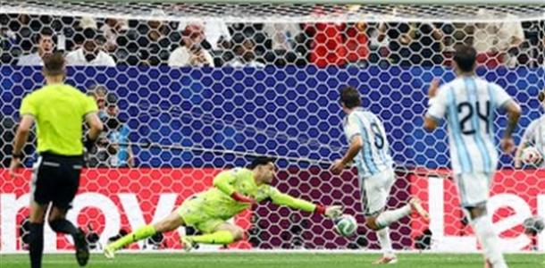 كاف يحتفي بإنجاز مصطفى شوبير التاريخي في كأس العالم 2026