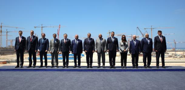 المدير العام روساتوم ورئيس الوزراء يشهدان تركيب وعاء المفاعل الثاني بمحطة الضبعة النووية