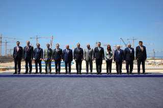 المدير العام روساتوم ورئيس الوزراء يشهدان تركيب وعاء المفاعل الثاني بمحطة الضبعة النووية