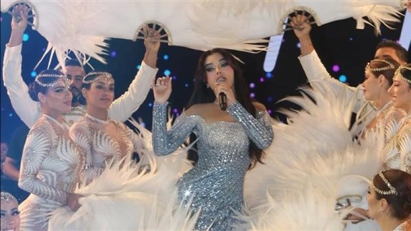 بحفل كامل العدد بالأردن| هيفاء وهبي تشعل الأجواء بـ«بدنا نروق»