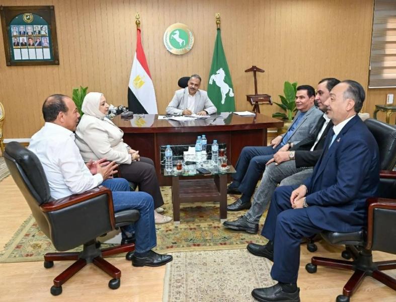لبحث مطالب المواطنين.. محافظ الشرقية يلتقي أعضاء مجلسي النواب والشيوخ