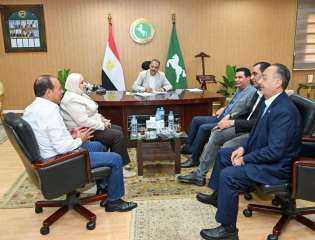 لبحث مطالب المواطنين.. محافظ الشرقية يلتقي أعضاء مجلسي النواب والشيوخ